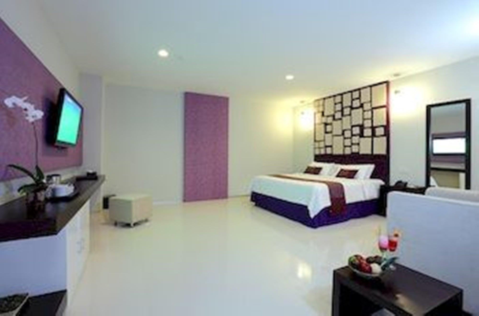 Lombok Plaza Hotel And Convention Mataram Buitenkant foto