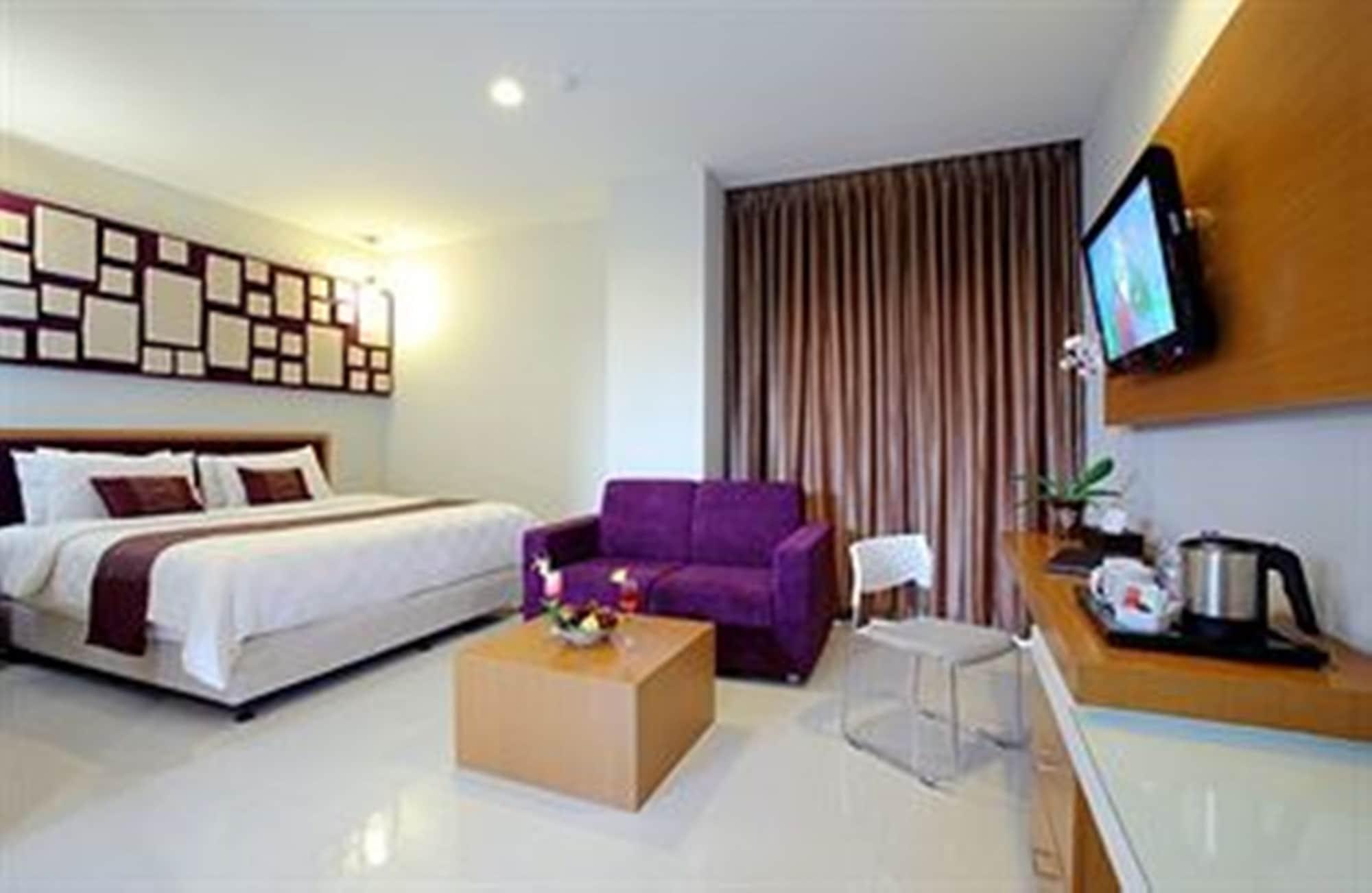 Lombok Plaza Hotel And Convention Mataram Buitenkant foto