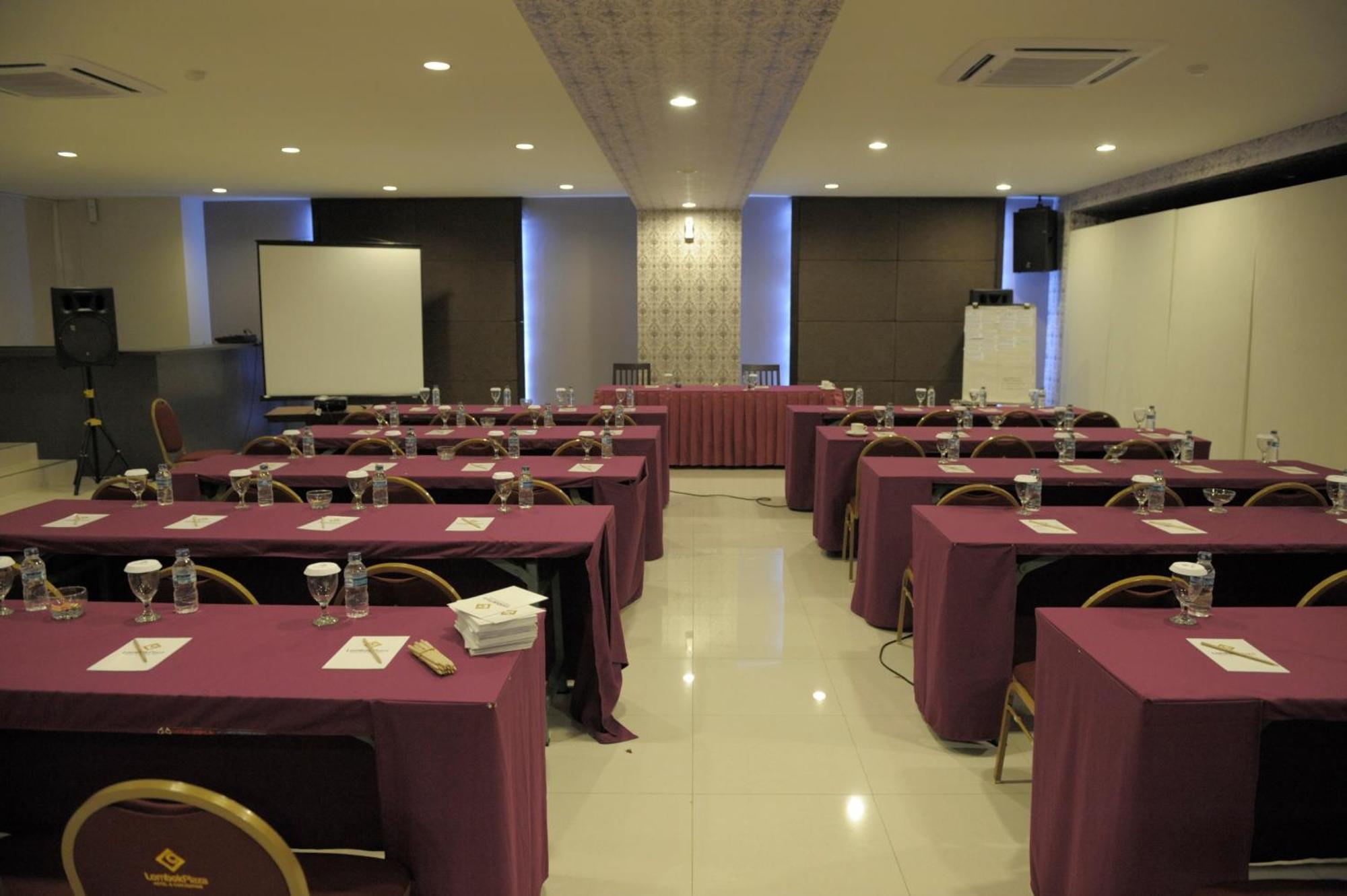 Lombok Plaza Hotel And Convention Mataram Buitenkant foto