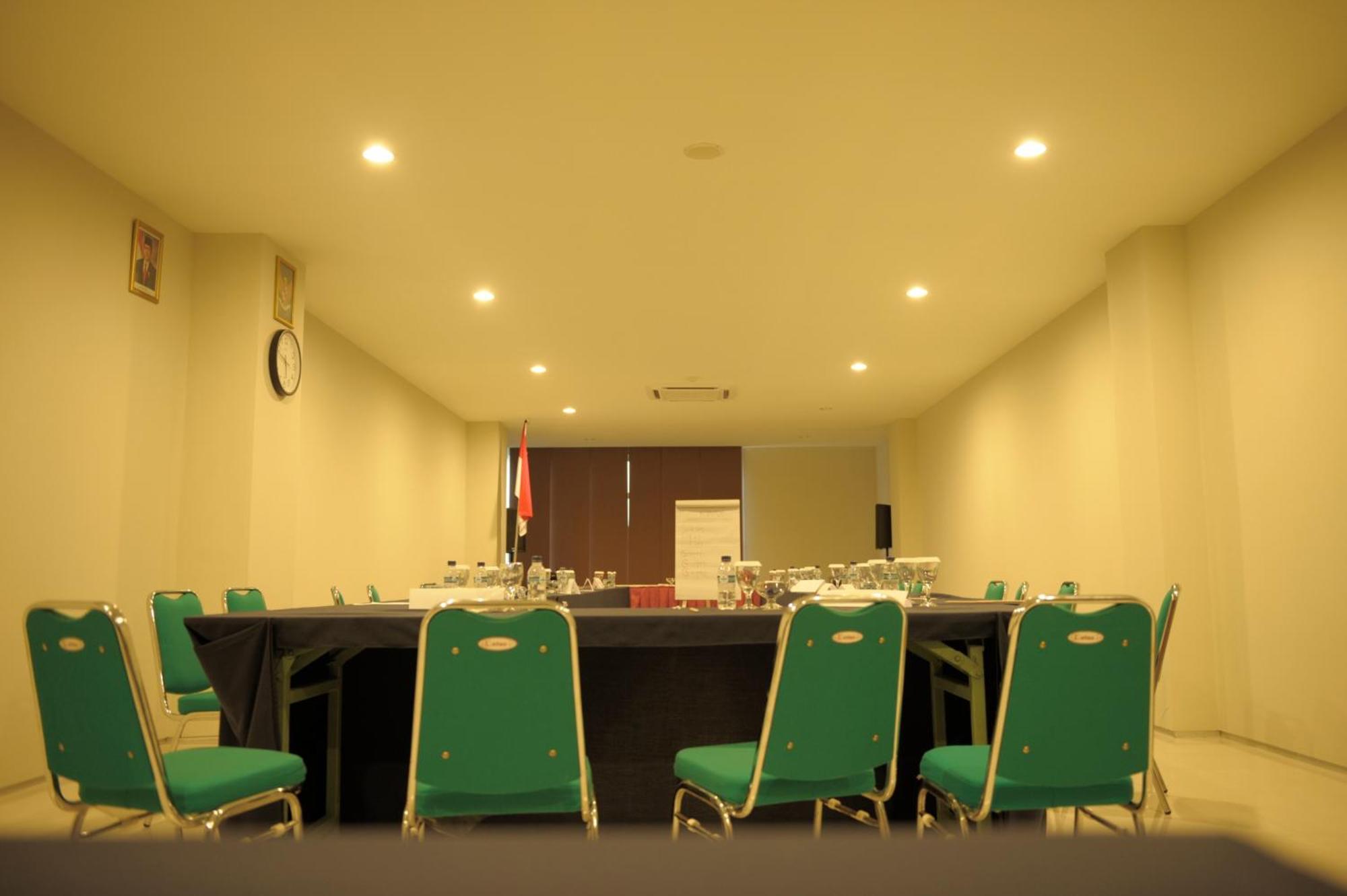 Lombok Plaza Hotel And Convention Mataram Buitenkant foto