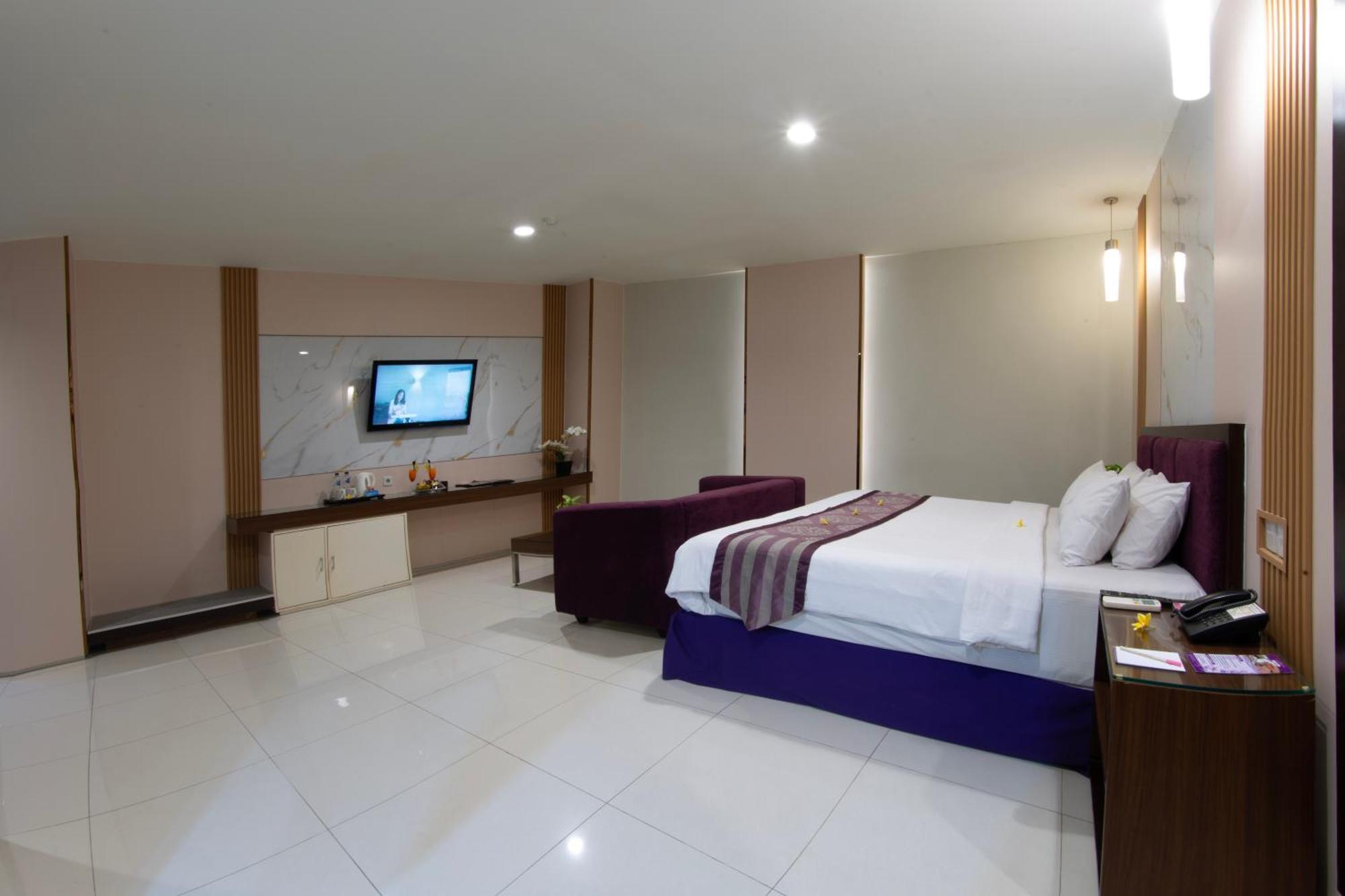 Lombok Plaza Hotel And Convention Mataram Buitenkant foto