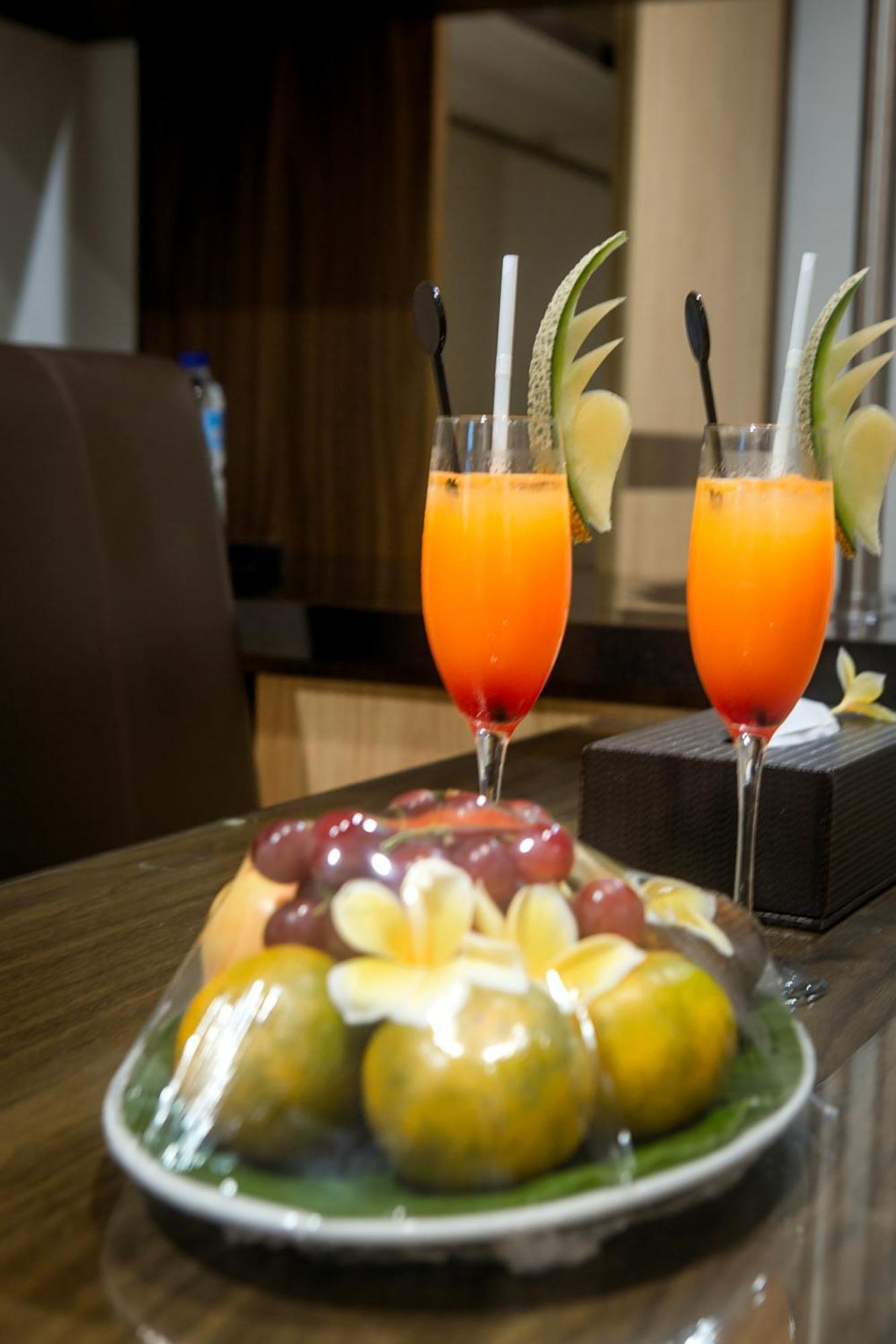 Lombok Plaza Hotel And Convention Mataram Buitenkant foto