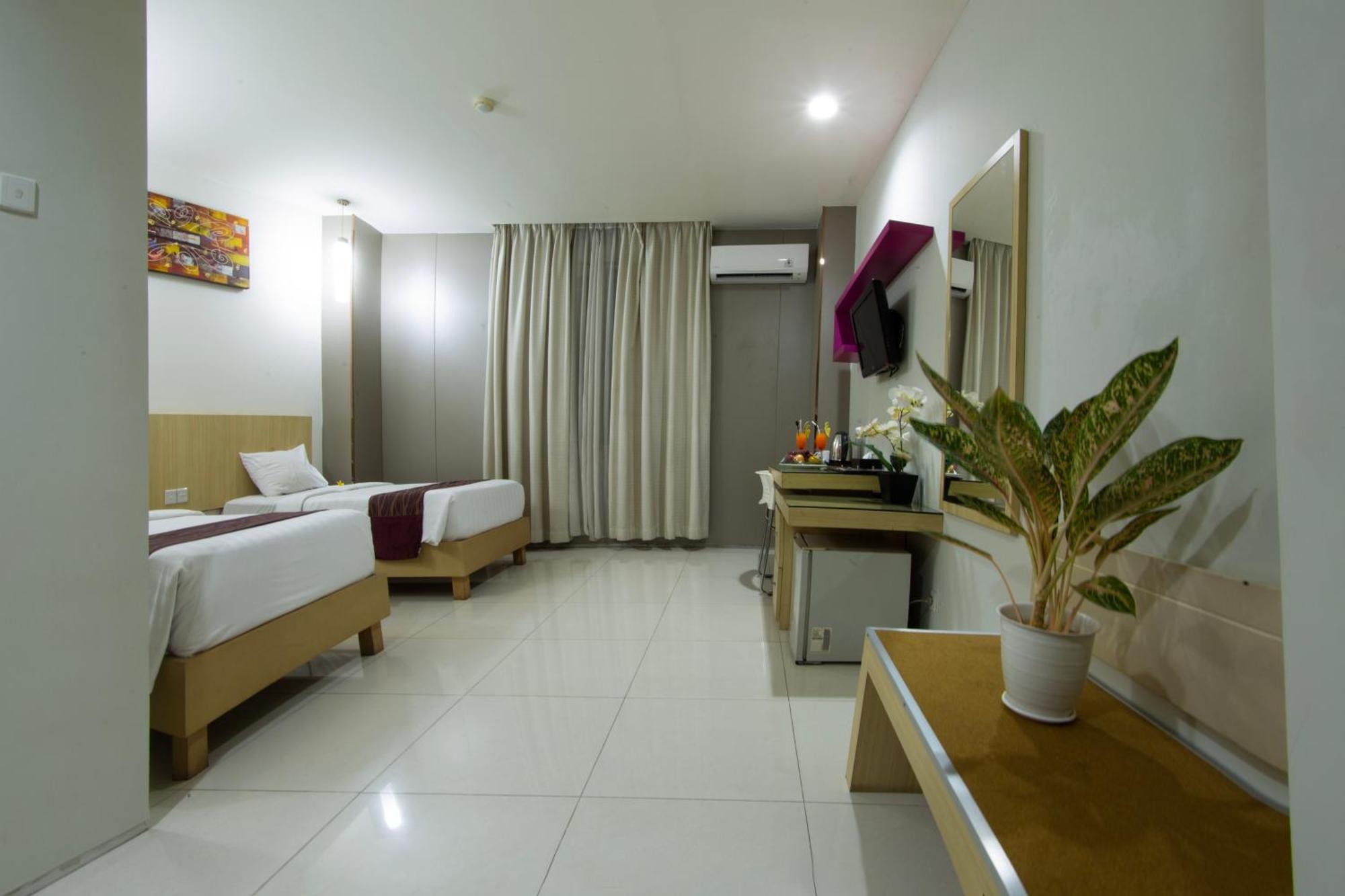 Lombok Plaza Hotel And Convention Mataram Buitenkant foto