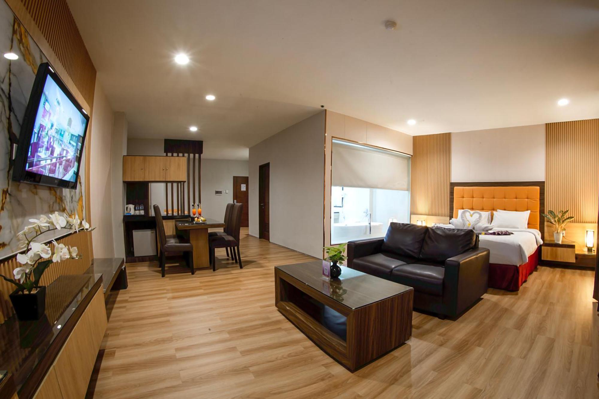 Lombok Plaza Hotel And Convention Mataram Buitenkant foto