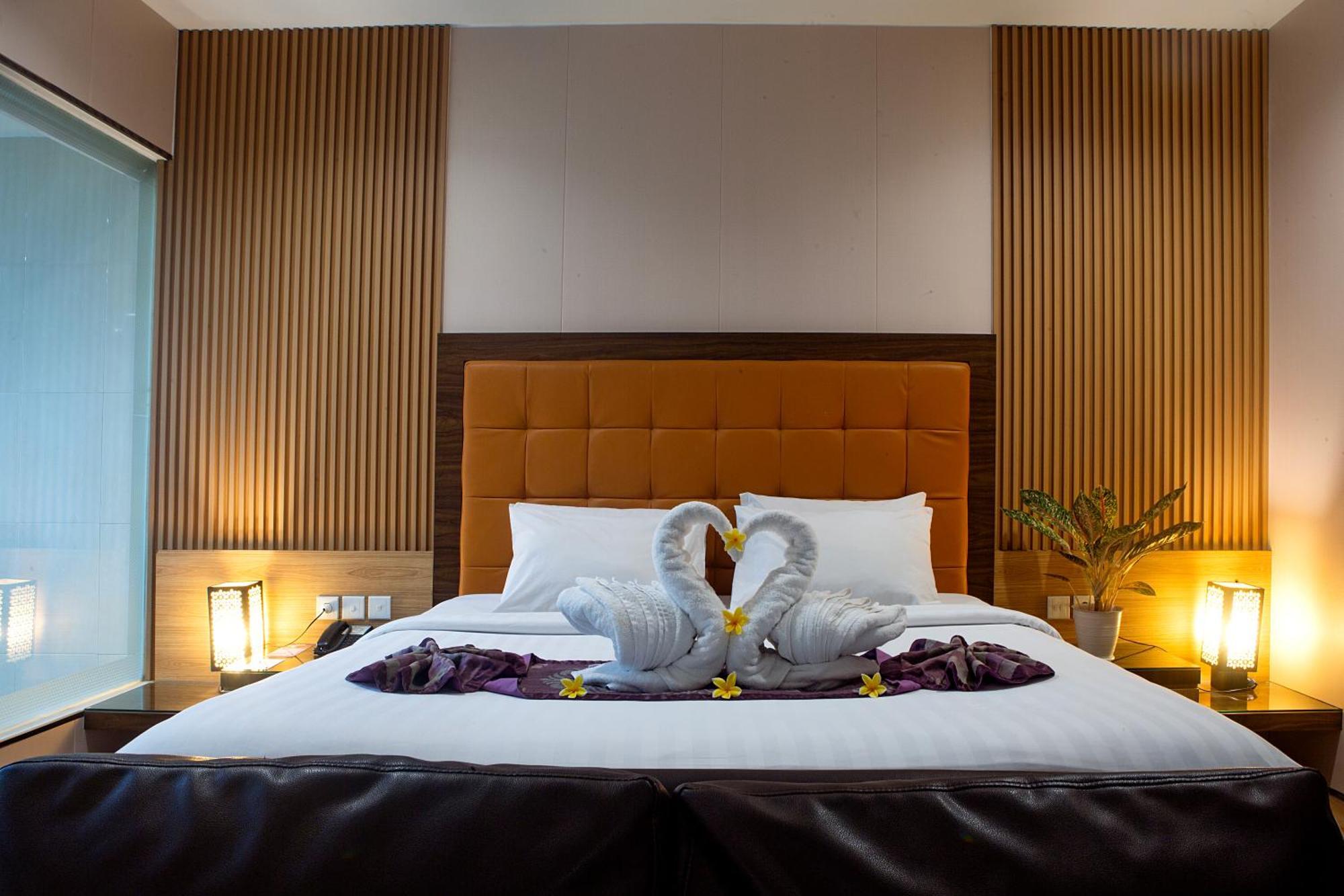 Lombok Plaza Hotel And Convention Mataram Buitenkant foto