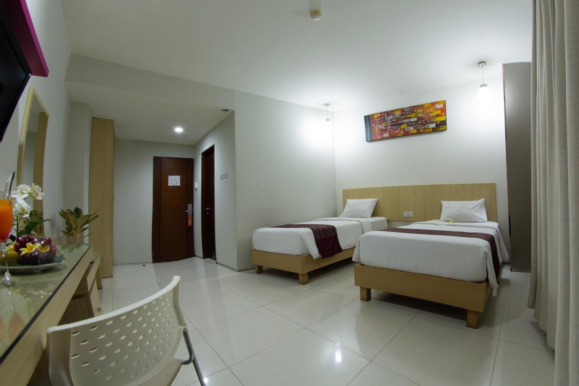 Lombok Plaza Hotel And Convention Mataram Buitenkant foto