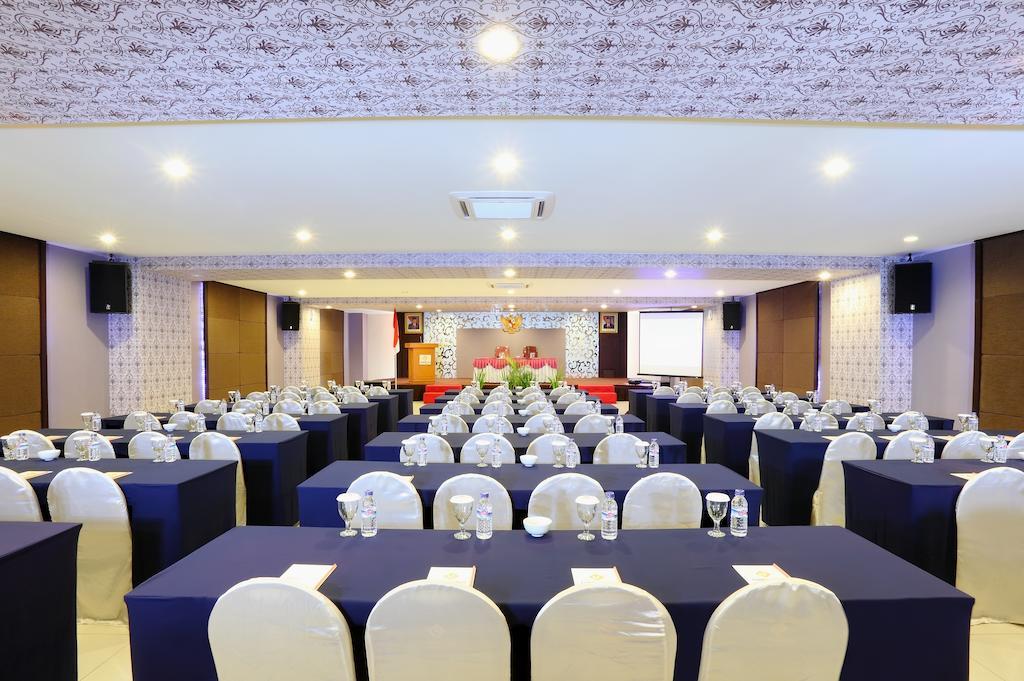 Lombok Plaza Hotel And Convention Mataram Buitenkant foto